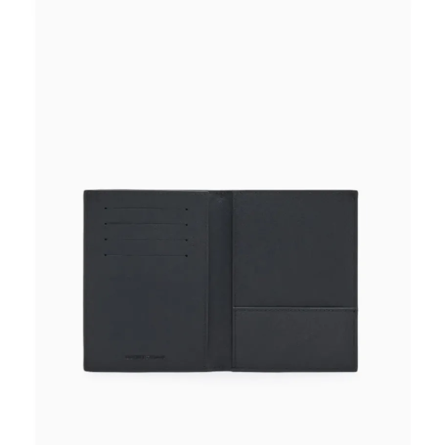 Emporio Armani ASV Regenerated Saffiano Paspoorthouder met Eagle Plate-Heren Portefeuilles