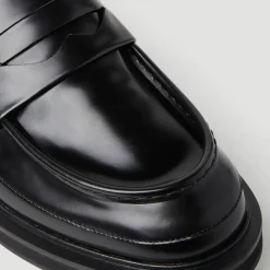 Alexander McQueen Leren Tread Loafers-Heren Instappers & Slip Ons