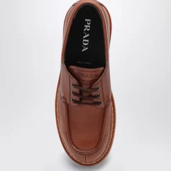 Prada Platte schoenen in Brandy kleur-Heren Nette Schoenen
