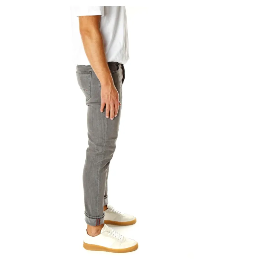 Blue de Gênes Zwarte Tapered Fit Jeans met Middelhoge Taille-Heren Jeans